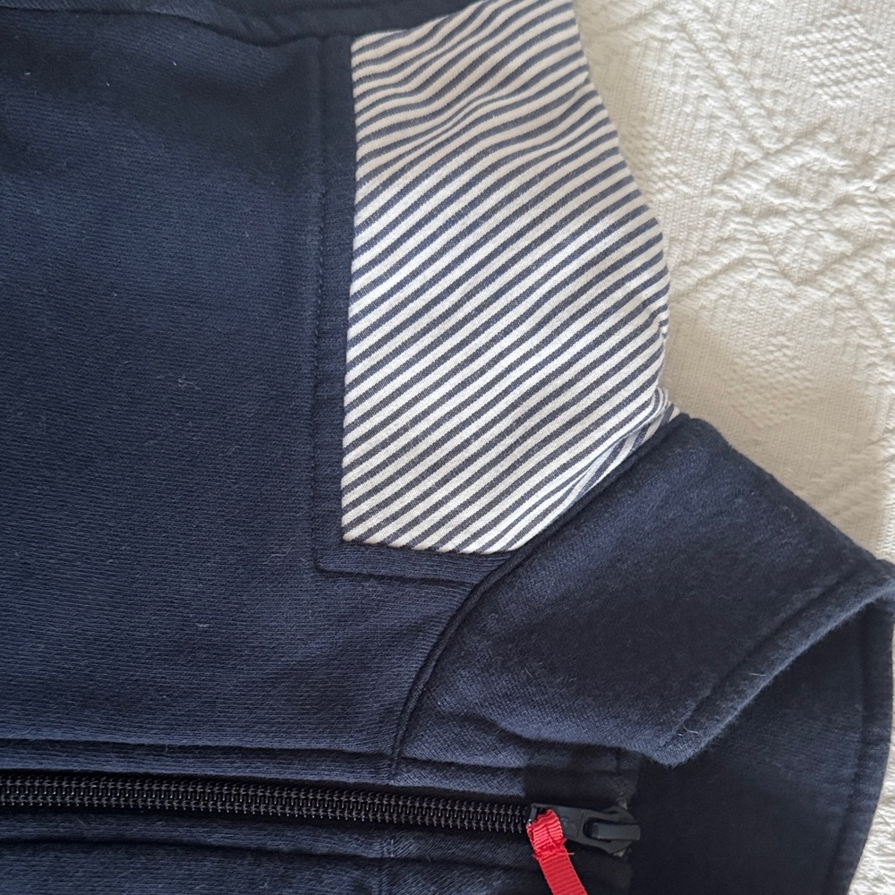 Vineyard Vines Navy and White Sweatshirt - Picture 2 of 9